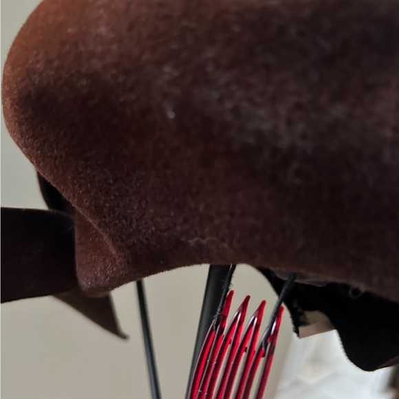 VINTAGE Mr. John Empress Brown Velour chic retro with a comb fall autumn - Picture 3 of 7